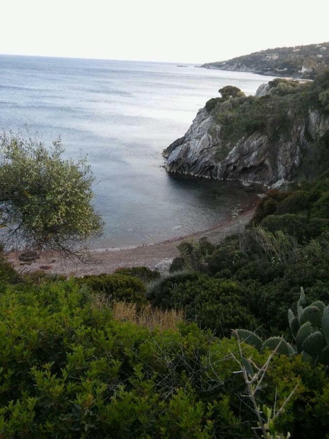 Seafront Studio With Direct Beach Access Koroni  Exterior photo